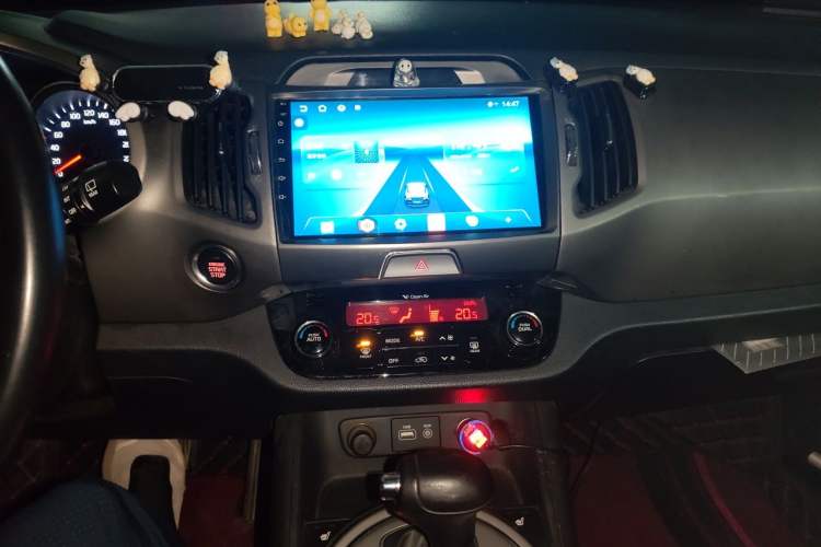 Used Kia Sportage R 2015 2.0L Automatic 2WD Premium Edition Audio And AC Panel