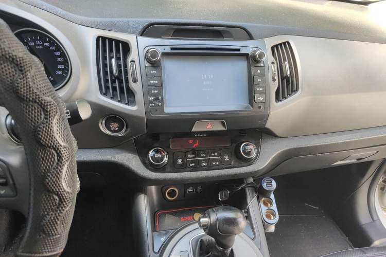 Used Kia Sportage R 2015 2.0L Automatic Two-Wheel Drive DLX Model Audio And AC Panel
