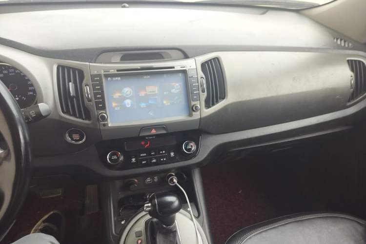 Used Kia Sportage R 2015 2.0L Automatic Two-Wheel Drive DLX Model Audio And AC Panel