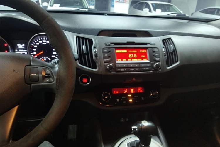 Used Kia Sportage R 2015 2.0L Automatic Two-Wheel Drive GLS Audio And AC Panel