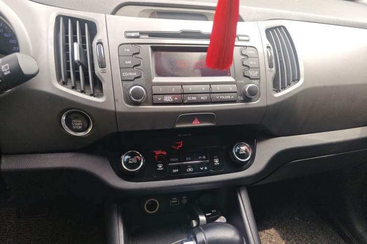 Used Kia Sportage R 2015 2.0L Automatic Two-Wheel Drive DLX Model Audio And AC Panel