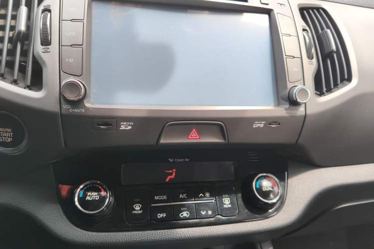 Used Kia Sportage R 2015 2.0L Automatic Two-Wheel Drive DLX Model Audio And AC Panel