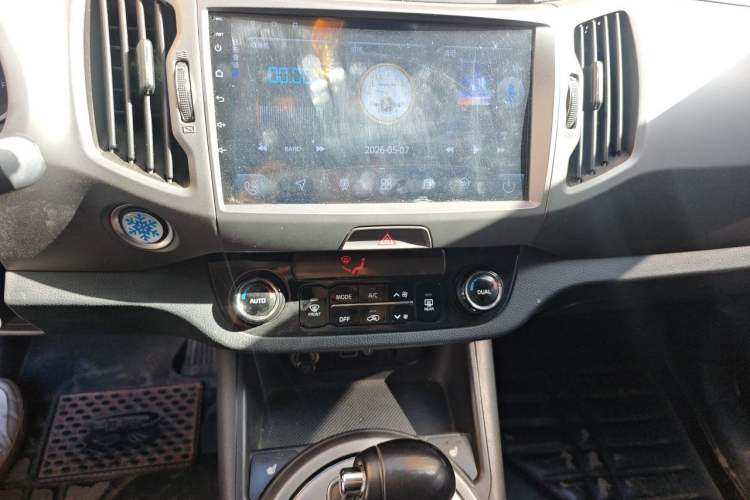 Used Kia Sportage R 2015 2.0L Automatic Two-Wheel Drive DLX Model Audio And AC Panel