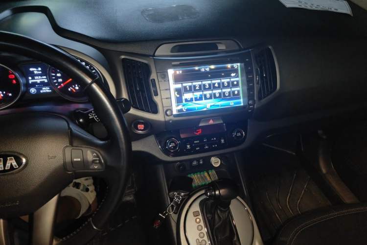 Used Kia Sportage R 2015 2.0L Automatic Two-Wheel Drive DLX Model Audio And AC Panel