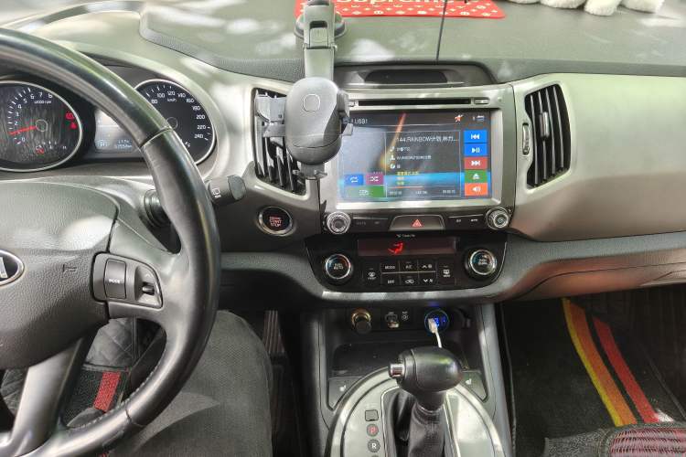 Used Kia Sportage R 2015 2.0L Automatic Two-Wheel Drive DLX Model Audio And AC Panel