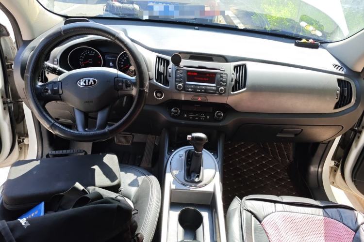 Used Kia Sportage R 2015 2.0L Automatic Two-Wheel Drive DLX Model Center Console