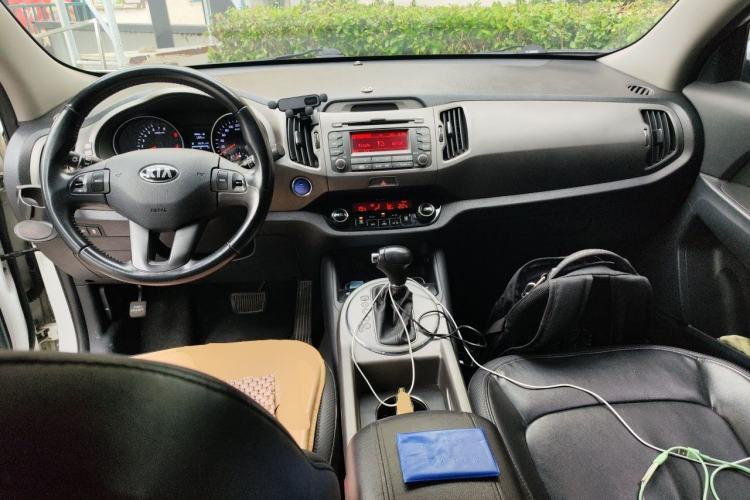 Used Kia Sportage R 2015 2.0L Automatic Two-Wheel Drive DLX Model Center Console