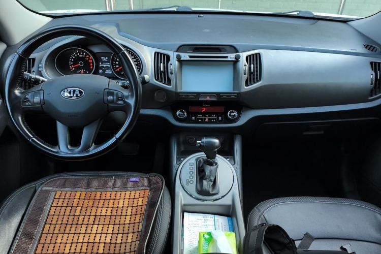 Used Kia Sportage R 2015 2.0L Automatic Two-Wheel Drive DLX Model Center Console