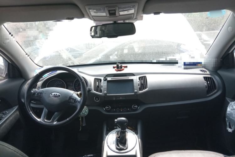 Used Kia Sportage R 2015 2.0L Automatic Two-Wheel Drive DLX Model Center Console