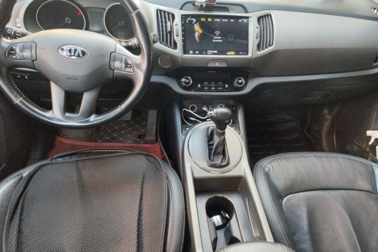 Used Kia Sportage R 2015 2.0L Automatic Two-Wheel Drive DLX Model Center Console