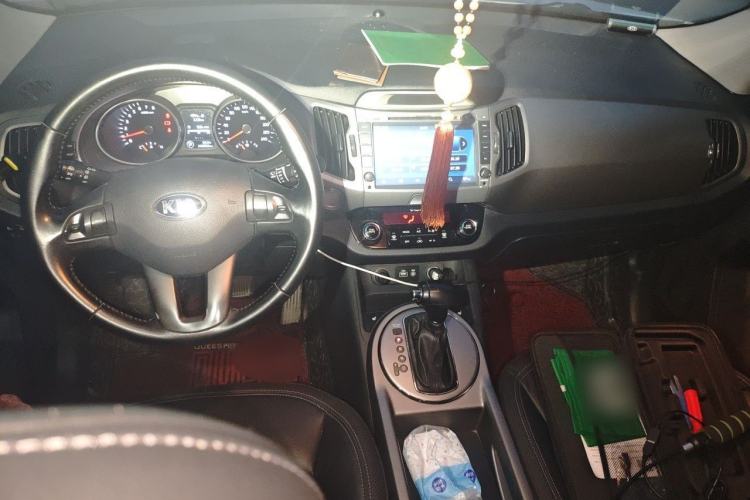 Used Kia Sportage R 2015 2.0L Automatic Two-Wheel Drive DLX Model Center Console