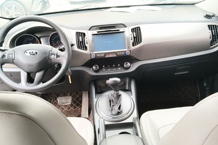 Used Kia Sportage R 2015 2.0L Automatic Two-Wheel Drive GL Center Console