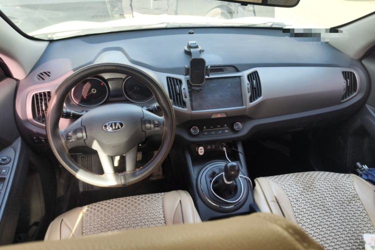 Used Kia Sportage R 2015 2.0L Manual Two-Wheel Drive GL Model Center Console