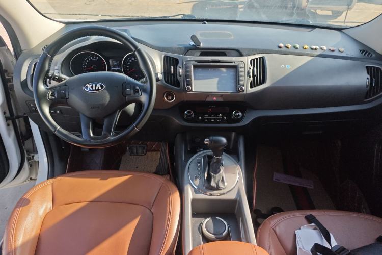 Used Kia Sportage R 2015 2.0L Automatic Two-Wheel Drive GLS Center Console