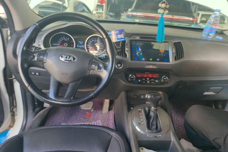 Used Kia Sportage R 2015 2.0L Automatic Two-Wheel Drive DLX Model Center Console