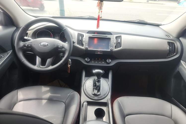 Used Kia Sportage R 2015 2.0L Automatic Two-Wheel Drive GL Center Console