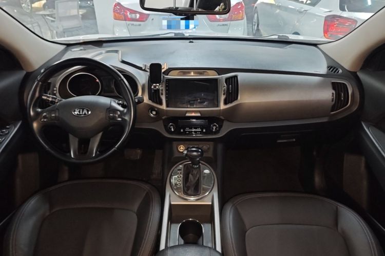 Used Kia Sportage R 2015 2.0L Automatic Two-Wheel Drive GLS Center Console