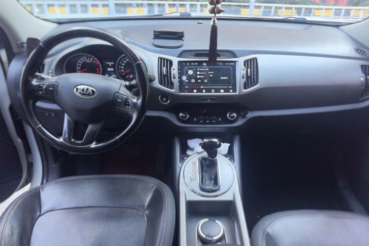 Used Kia Sportage R 2015 2.0L Automatic Two-Wheel Drive DLX Model Center Console