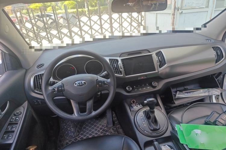 Used Kia Sportage R 2015 2.0L Automatic Two-Wheel Drive GL Center Console