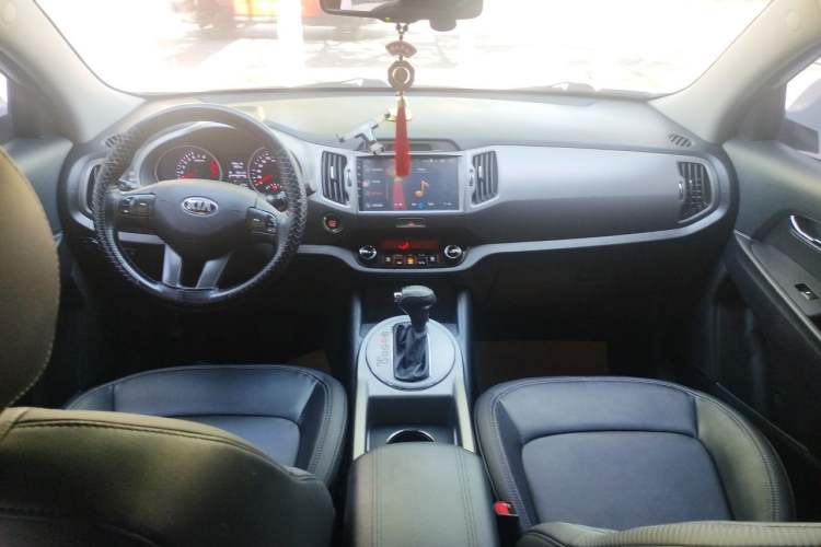 Used Kia Sportage R 2015 2.0L Automatic Two-Wheel Drive GLS Center Console