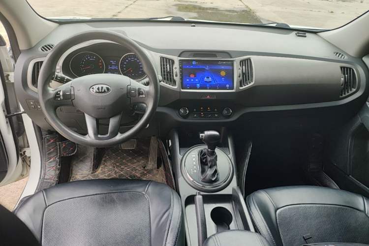 Used Kia Sportage R 2015 2.0L Automatic Two-Wheel Drive GL Center Console