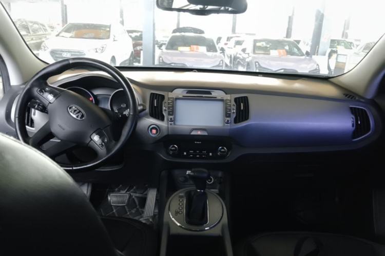 Used Kia Sportage R 2015 2.0L Automatic Two-Wheel Drive GLS Center Console