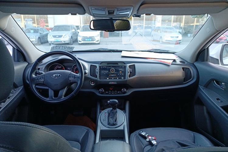 Used Kia Sportage R 2015 2.0L Automatic Two-Wheel Drive DLX Model Center Console