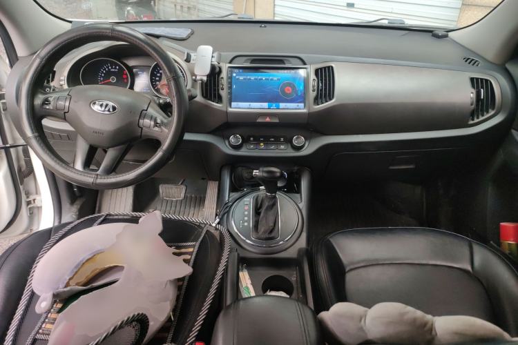 Used Kia Sportage R 2015 2.0L Automatic Two-Wheel Drive GL Center Console