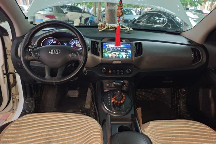 Used Kia Sportage R 2015 2.0L Automatic Two-Wheel Drive GL Center Console