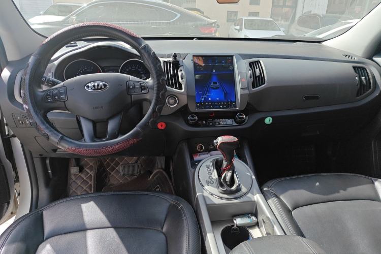 Used Kia Sportage R 2015 2.0L Automatic 2WD Premium Edition Center Console