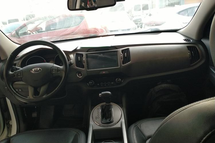 Used Kia Sportage R 2015 2.0L Automatic Two-Wheel Drive GLS Center Console