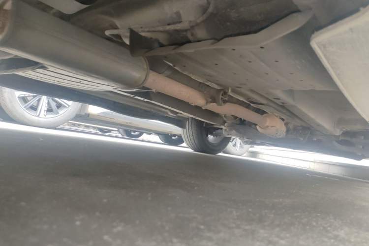 Used Kia Sportage R 2015 2.0L Automatic Two-Wheel Drive DLX Model Chassis Front Left