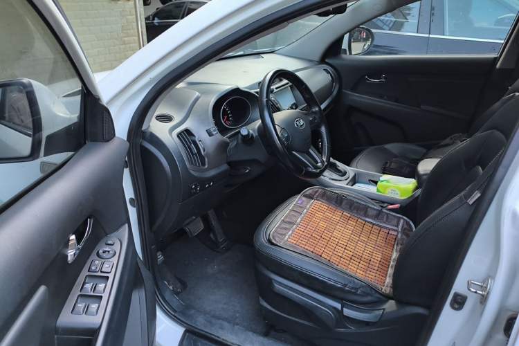 Used Kia Sportage R 2015 2.0L Automatic Two-Wheel Drive DLX Model Driver Seat