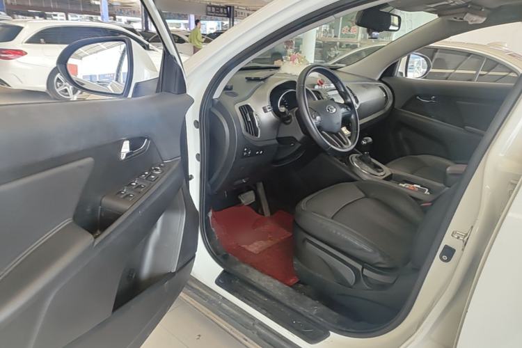Used Kia Sportage R 2015 2.0L Automatic Two-Wheel Drive DLX Model Driver Seat