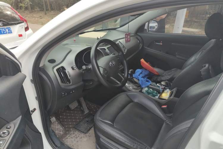 Used Kia Sportage R 2015 2.0L Automatic Two-Wheel Drive DLX Model Driver Seat