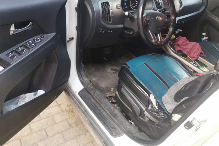 Used Kia Sportage R 2015 2.0L Automatic Two-Wheel Drive DLX Model Driver Seat