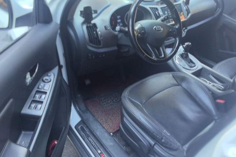 Used Kia Sportage R 2015 2.0L Automatic Two-Wheel Drive DLX Model Driver Seat