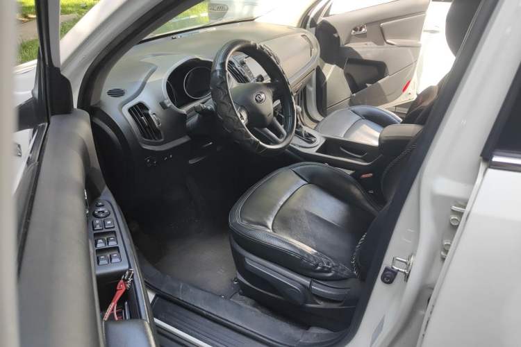 Used Kia Sportage R 2015 2.0L Automatic Two-Wheel Drive DLX Model Driver Seat