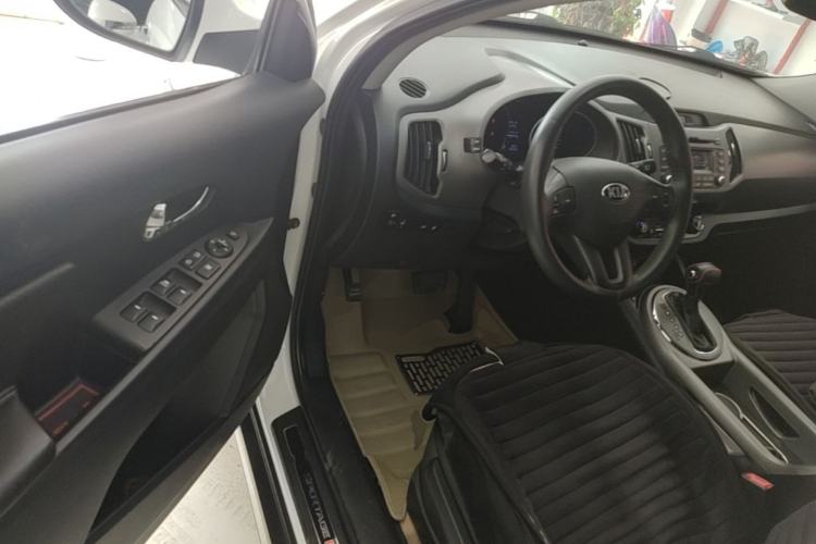 Used Kia Sportage R 2015 2.0L Automatic Two-Wheel Drive DLX Model Driver Seat