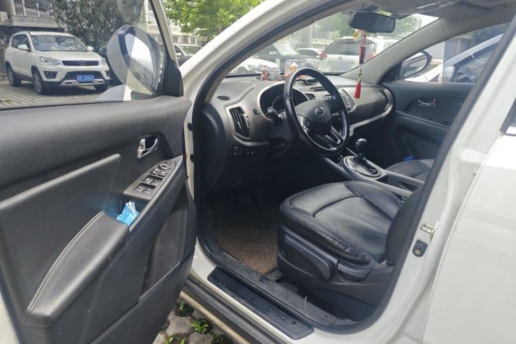 Used Kia Sportage R 2015 2.0L Automatic Two-Wheel Drive DLX Model Driver Seat