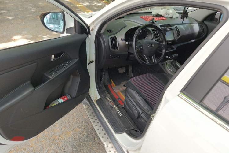 Used Kia Sportage R 2015 2.0L Automatic Two-Wheel Drive DLX Model Driver Seat