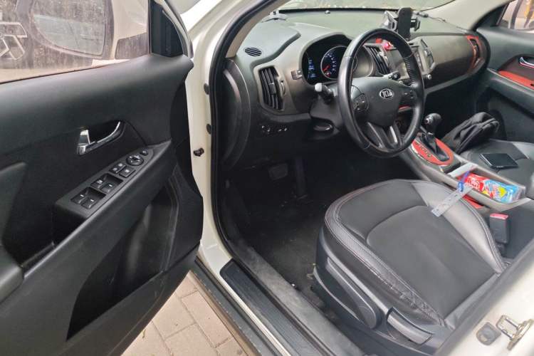 Used Kia Sportage R 2015 2.0L Automatic Two-Wheel Drive DLX Model Driver Seat