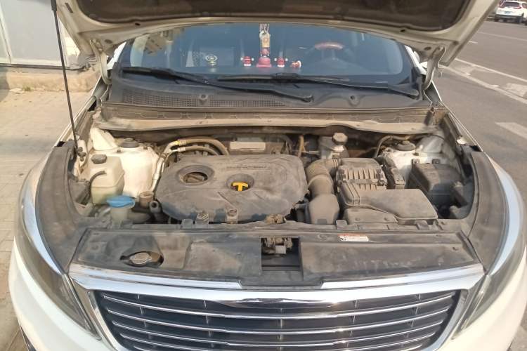Used Kia Sportage R 2015 2.0L Automatic Two-Wheel Drive DLX Model Engine Bay