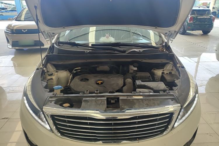 Used Kia Sportage R 2015 2.0L Automatic Two-Wheel Drive DLX Model Engine Bay