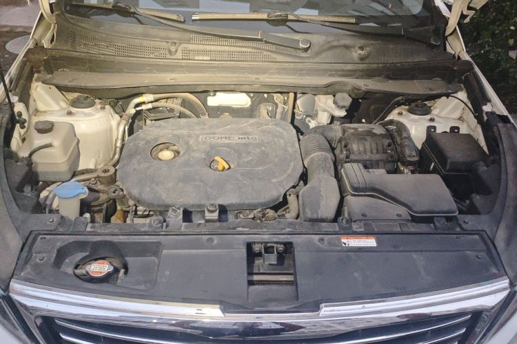 Used Kia Sportage R 2015 2.0L Automatic Two-Wheel Drive DLX Model Engine Bay