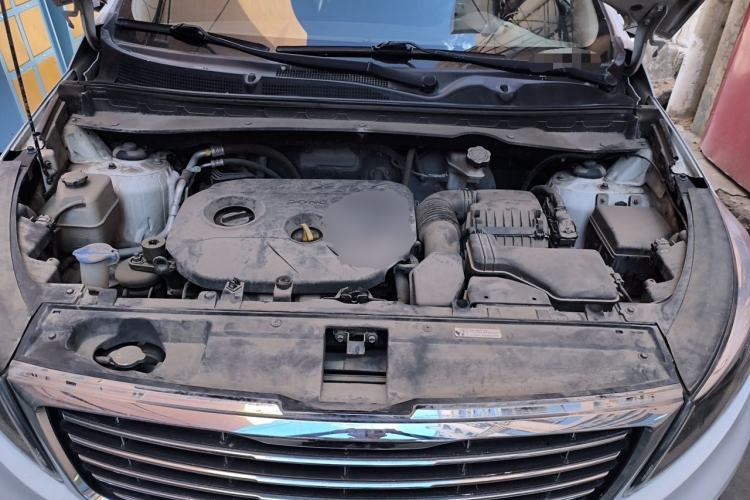 Used Kia Sportage R 2015 2.0L Automatic Two-Wheel Drive DLX Model Engine Bay