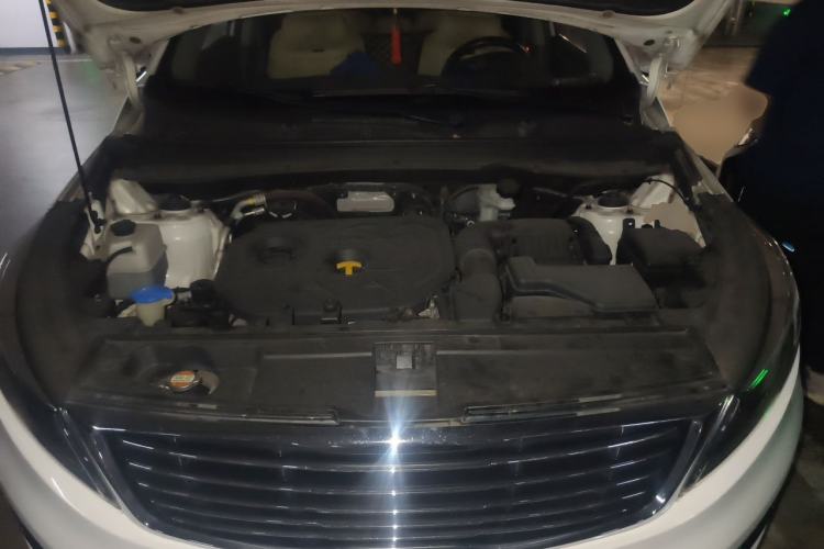 Used Kia Sportage R 2015 2.0L Automatic Two-Wheel Drive GLS Engine Bay