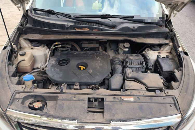Used Kia Sportage R 2015 2.0L Automatic Two-Wheel Drive DLX Model Engine Bay