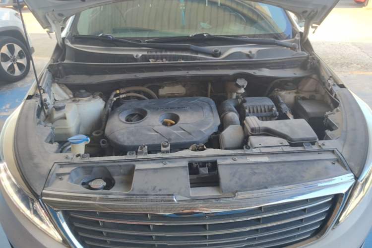 Used Kia Sportage R 2015 2.0L Automatic Two-Wheel Drive DLX Model Engine Bay