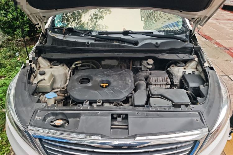 Used Kia Sportage R 2015 2.0L Automatic Two-Wheel Drive DLX Model Engine Bay